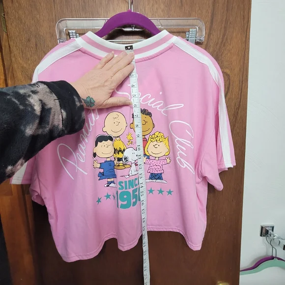 NWT. Peanuts Pink Girls' V-Neck Graphic Top - Picture 5 of 8